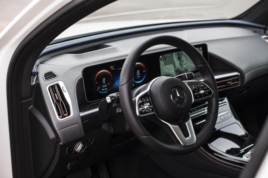 Панель приборов Mercedes-Benz EQC400 4Matic (N293) 2019 года  (WW) (фото 168 из 202)